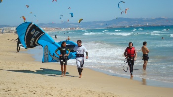 Learn to kitesurf